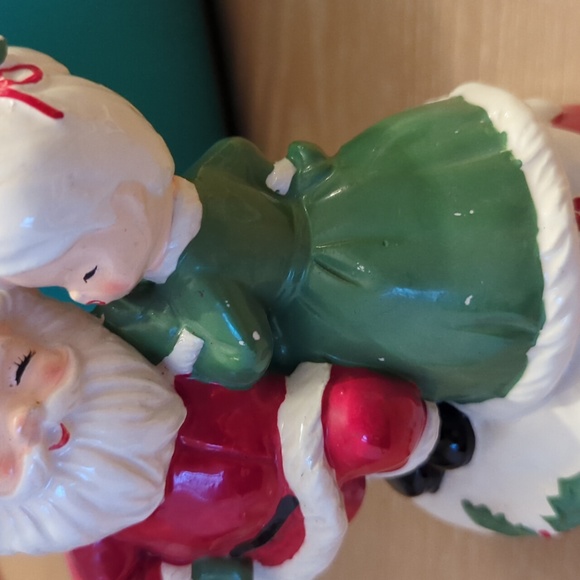 1973 Hong Kong Japan Christmas Santa & Mrs Claus music box rotating WORKS - Picture 3 of 5